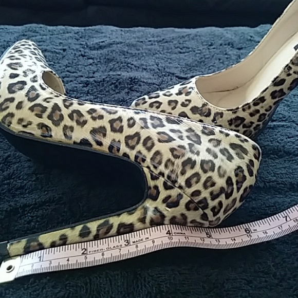 DEVIOUS cheetah print stilettos. SIZE 7. - Picture 6 of 6